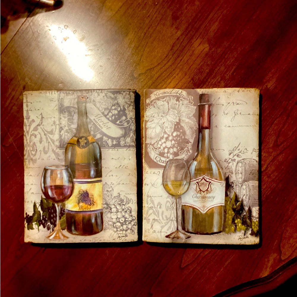 Pair of resin wine pictures
